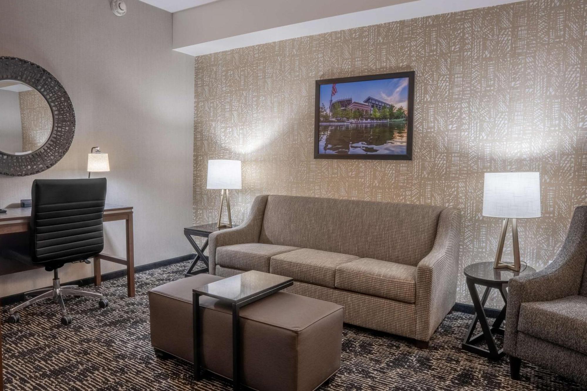 Drury Plaza Hotel カレッジ・ステーション エクステリア 写真